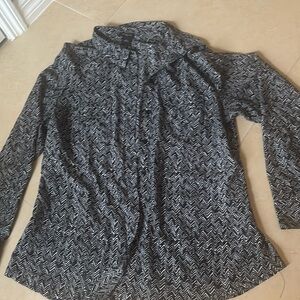 Ann Taylor collared chevron black/white size 14 blouse